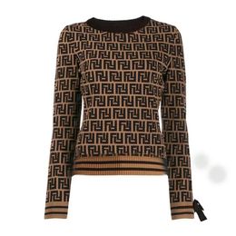 Chandail de créateur Femmes avancées Version avancée France Vêtements à la mode F Letter Graphic Print Couple Fashion Fashion Femmes haut de gamme Jacquard Cardigan tricot Mabilles Cardigan