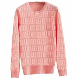 Challe de créateur Femmes Sweats à capuche Chemises tricoter les pulls à couchage Round Neck Embroderie tricots tricots