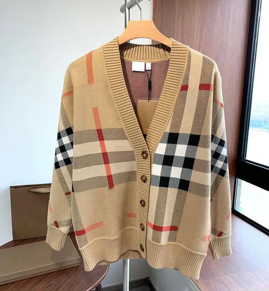 Sweater de diseñador para mujeres Autumn Round Strayas a cuadros a cuadros de manga larga de manga larga Cárdigan de alta calidad Cardigan de tejido para mujeres