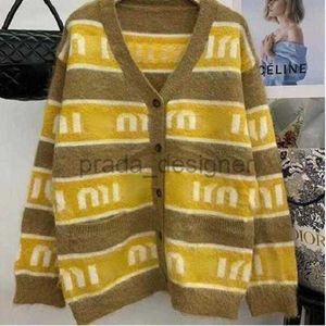 Designer Sweater Dames 24SS Miui Wool Sweaters Dames Knitwear Cardigan Jacket Fashion Cashmere Coat NN72352