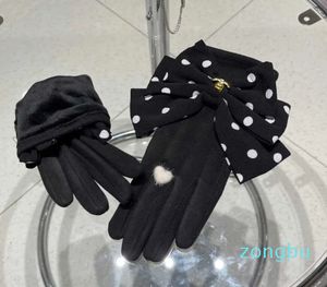 Designer Swol Handschoenen voor Dames Mode Wanten Dot Gedrukt Strik Decoratie Meisje Vijf Vingers Handschoenen Wintercadeau Inclusief Doos
