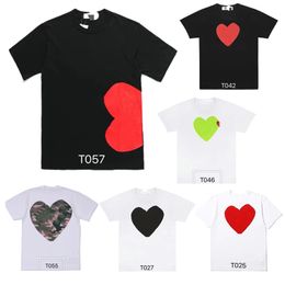 Designer t Fashion Play Mens Red Heart Shirt Comme Shirts Casual Women Shirts Des Badge Garcons High Quanlity Tshirts Coton broderie Top S Shirts OP