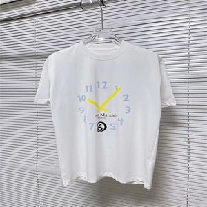 Camiseta de diseñador 2024 Verano Nuevos hombres y mujeres Pareja Manga corta Minimalista Versátil Camiseta impresa Blanco y negro F44S2