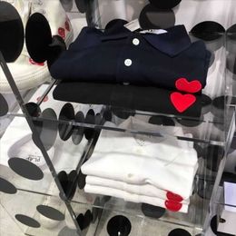 Le designer T-shirt Commes des Garcons Chaopai Play Love Polo Mens and Womens Couple T-shirt Coton Colon