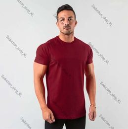 Designer T-shirt Nouveau élégant tops simples pour hommes T-shirt à manches courtes à manches musculaires confortables