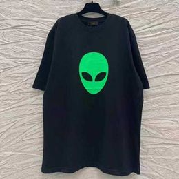 Camiseta de diseñador Camiseta Verano 2023 Nightlight Alien Camiseta Burnished Craft Unisex Pareja Loose Fit Edición grande