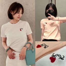 Designer T-shirt lente en zomer klassiek liefde borduurwerk logo niveau veelzijdige losse ronde nek korte mouw dames t-shirt