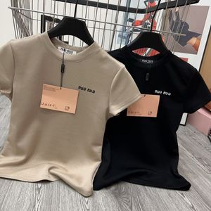 Designer T-shirt femme vêtue à manches courtes de la jupe demin de démin