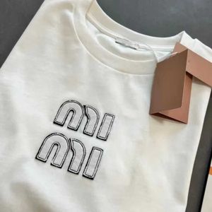 Designer T-shirt Femmes Hot Drill Lettres brodées T-shirts Coton Col rond Manches courtes Lâche Mode Été Dames Tops Vêtements 1 YNML