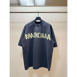 T-shirts de créateurs Balencigs Sweats à capuche Sweatshirts pour hommes Haute édition Paris 23 Printemps / Été Nouveau Bande Jaune Bandage Imprimé Lavage Vieux Porté Correct T-shirt à manches courtes XNCM