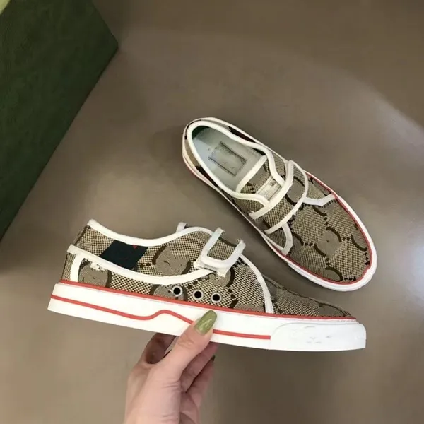 Diseñador Tennis 1977 Sneakers Canvas Shoes Woman Man Loafer White Blue verde Multicolor Adhesivo Cinta de goma Combinación de bordado Bordado Capelal 07