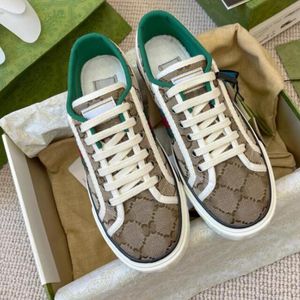 Designer Tennis 1977 Sneakers Hommes Femmes Toile Chaussures Sport Baskets Sneakers Semelle En Caoutchouc Brodé Vintage Low Top Casual Chaussure