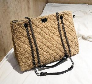 Designer-Le nouveau sac à main linglong brodé pour femme 2019 comprend un sac à bandoulière à une épaule avec des fonctions complètes et la livraison gratuite