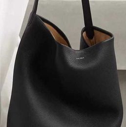 Diseñador The Row Leather Gran capacidad Tote Bag Park Bolsas Minimalista de la moda del hombro del cubo va con todo
