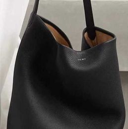 Diseñador The Row Leather Gran capacidad Bag Bag Park bolso Minimalista Cubo de hombro Bolso personalizado Fashion europeo y americano Fashion