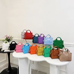 Diseñador The Tote Bag mini Bolsos de hombro de moda Four seasons Crossbody Bag Bolsos y bolsos de diseñador Lady Luxury Famous Brands Pu For Women regalo de alta calidad