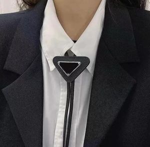 Cravate de créateur unisexe, nœud papillon en cuir, lettre PP, fourrure, couleur unie, 4 couleurs