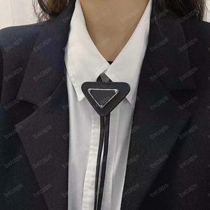Designer Cravates De Mode En Cuir Cravate Arc Pour Hommes Dames Avec Motif Lettres Cravates P Solide Couleur Cravates D2112231Z