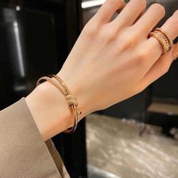 Ontwerper Tiffanybracelet Fashion Tiffanybracelet Knoop Rose Gold T Home Bracelet Gu Ailing dezelfde stijl niet vervagen