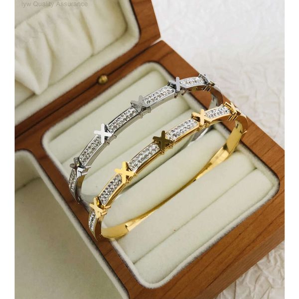 Créateur de bijoux Tiffanyco Seiko t Family Narrow Edition Mud Diamond Bracelet x Lettre Bracelet en acier inoxydable Bracelet en or et argent