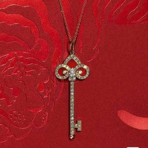 Designer tiffay and co Collier clé à moelle de jade rouge 925 plaqué argent pur 18 carats en or rose Qianxi même style pendentif chaîne de clavicule