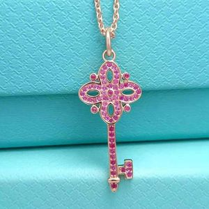 Ontwerper Tiffay en co Red Key Ketting Versie Nieuwe Micro Inlaid Full Diamond Womens Summer Collar Chain Live Edition Sieraden