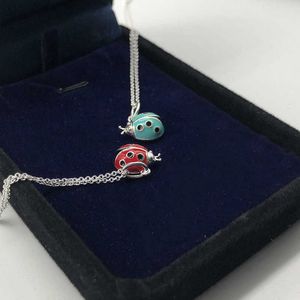 Ontwerper tiffay en co S925 Sterling Zilver dames blauw rood Zeven Sterren Lieveheersbeestje Ketting Mode veelzijdige gepersonaliseerde sieraden insect Hanger