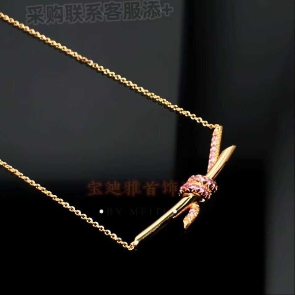 Designer Tiffany and Cos Même collier torsadé en diamant rose avec nœud en corde et bague pour chaque famille, cent styles complets