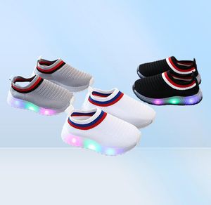 Designer enfant en bas âge LED chaussures lumineuses enfants garçons filles bébé baskets infantile en plein air course chaussures de Sport doux respirant Comfort269r5177407