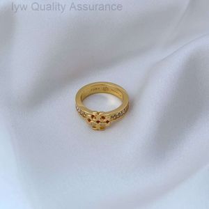 Designer Tory Tb Ring TB Fashion Lumière Luxurage Commutant Elegant and Sweet Water Diamond Inranging Womens Ring
