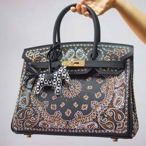 Sac fourre-tout design 30cm 10A qualité miroir noir total broderie faite à la main style limité sac à main tissu patchwork spécial style personnalisé avec boîte d'origine