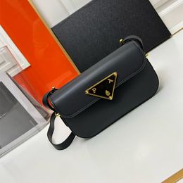 sac fourre-tout design derme un corps d'épaule sac de messager de luxe sac à main classique sous les bras petit sac carré sac de tofu de haute qualité sac de mode carré lettre