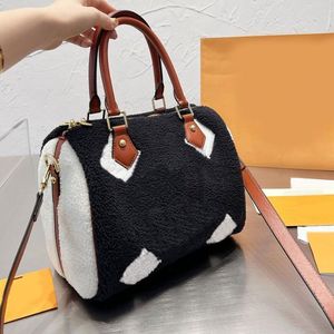 sac fourre-tout design sacs de créateurs de luxe unisexe Bumbag Body épaule sac à main bandoulière Fanny Pack taille agneaux laine oreiller sac pochette