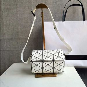 Designer draagtassen voor vrouwen opruiming verkoop single Japanese originele gesplitste diamant rooster tas veelzijdige zakelijke cilinder kussen 23 schouder handheld crossbody