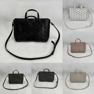 Designer draagtassen voor vrouwen opruiming verkoop diamant computer dames mat origineel rooster single schouder laptop wijn modeheren en bucket tas crossbody aktetas