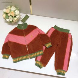 Designer Tracksuit Fashion Autumn Baby Suit sportverdikking Set Maat 100-150 cm 2pcs Splice Design Jacket en broek juli08