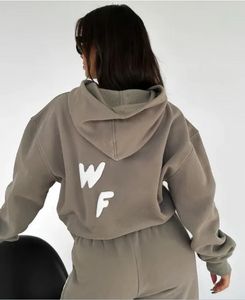 Designer Tracksuit Women Sweat Swets Sents de vêtements pour femmes vêtements de vêtements Sports de sport imprimez deux pièces à capuche de survêtement à capuchon