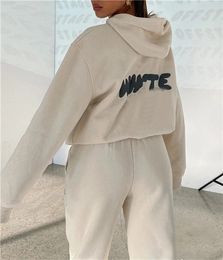 Designer Tracksuit Femmes à sweat à capuche blanche Définit deux vêtements en 2 pièces Vêtements Vêtements sportifs à manches longues Plans à capuchon
