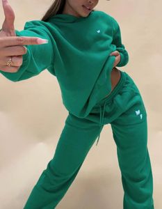 Designer Tracksuit Femmes Sweat à capuche 2 pièces Femmes Femmes Tenues Hoodies Vêtements Vêtements Sporty Long Hooded Tracks Capes Paping Sport Pantal