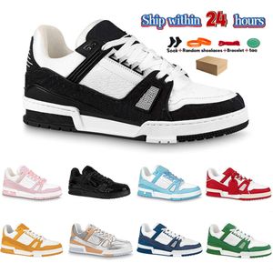 Baskets de créateurs Chaussures décontractées Logo Embossed Sneaker Blanc Noir Bleu Ciel Vert Denim Rose Rouge Luxurys Hommes Baskets Casual Plateforme Basse Femme Formateur Taille 36-45