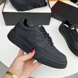 Designer Trainers Chaussures décontractées Femme chaussure de luxe Marque mode imprimé de jean imprimé couture en cuir baskets Trainer 0570777