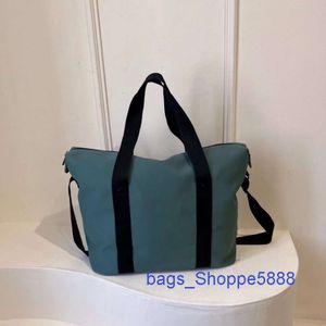 Sacs de voyage de créateurs vendus au sac en gros des prix d'usine pour hommes portables Oxford tissu imperméable fitness de grande capacité Sports à bagages