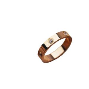 Designer trendy licht luxe en high-end gevoel titanium staal niet-vervagende ring voor mannen vrouwen.Kleine niche -ontwerpparen.Instagram Trendy Cool Style EDGP