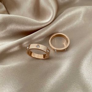 Designer trendy licht luxe high-end en niche-ontwerp carter ring vrouwelijk persoonlijkheid titanium staal non fading Instagram cool paar n8fj