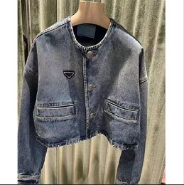 Designer Triangle Standard 2023 Nieuwe denim damesjassen Fashion Crew Neck Neck Button Pocket Denim Short Jackets