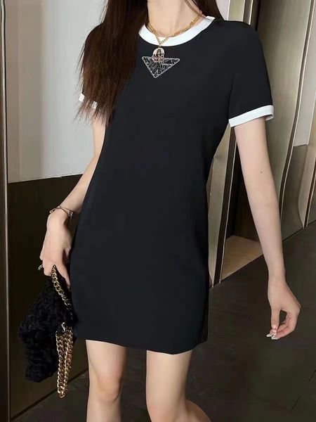 Diseñador Triángulo Estándar 2023 Nuevo Retro Casual Moda Clásico Negro Blanco Color Contraste Simple Slim Vestido de manga corta C34U