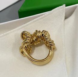 Diseñador Twist Ring Exquisito Luz lujosa Fashion Fashion Marca de moda All-Match Women Jewelry Accesorios