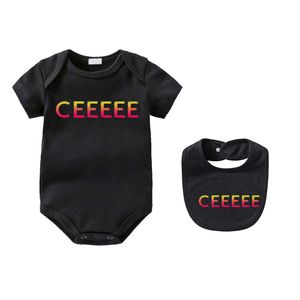 Diseñador Unisex Bebé Monos de algodón Conjunto de babero Carta Marca Infantil Verano Transpirable Cómodo Mono de manga corta Conjunto Mamelucos SDLX SUERTE