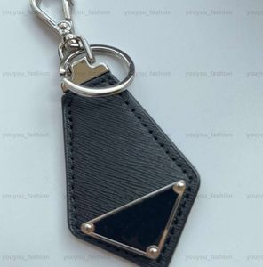 Designer unisexe noir porte-clés accessoires P porte-clés lettre modèle de luxe voiture porte-clés bijoux cadeaux lanières pour sac clé auto-défense porte-clés