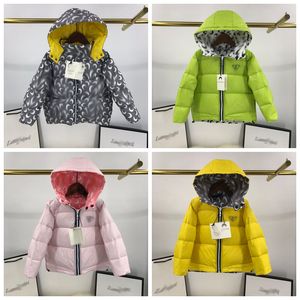 Ontwerper Unisex Winter Donsjas Downs Jassen Baby Knop Rits Letter Parka's 3-12 Jaar Mode Kinderjassen Wollen Warme Snowsuit Capuchon Bovenkleding Lange Jas